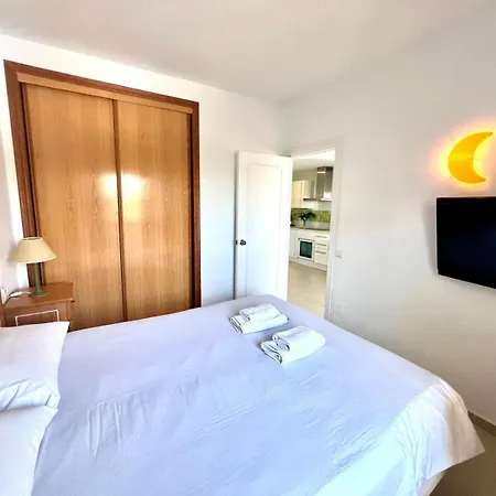 Large Terrace Sea & Mountain Benalbeach 公寓 *