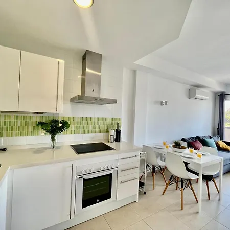 Large Terrace Sea & Mountain Benalbeach 公寓 贝纳尔马德纳